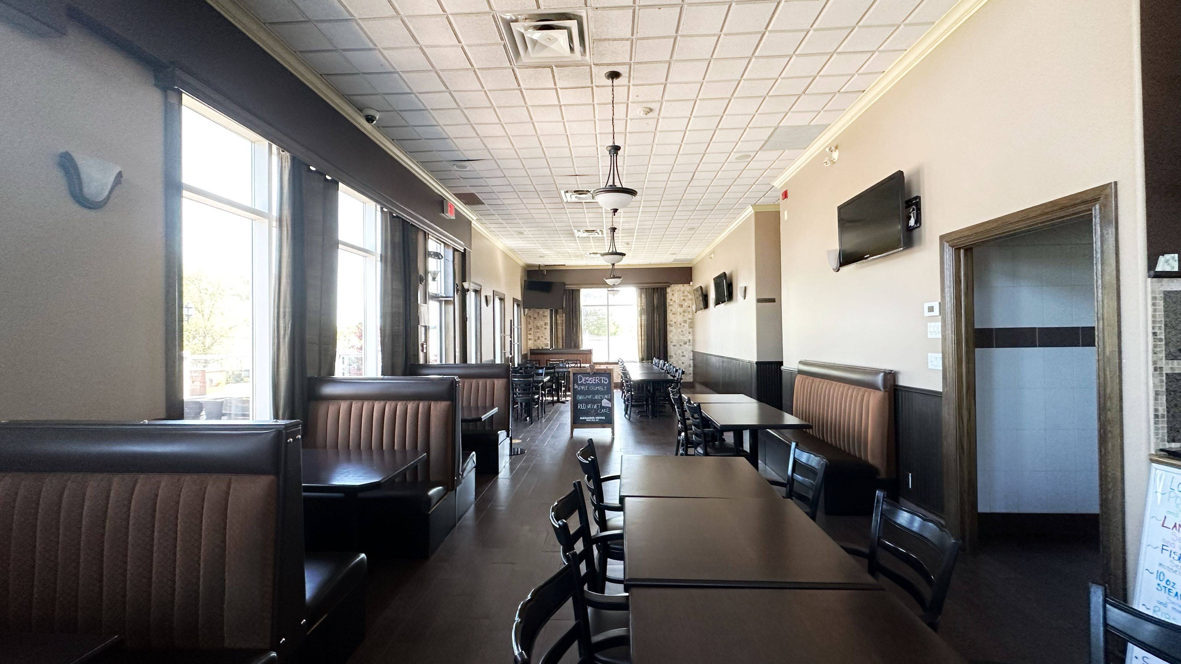 East Gwillimbury, ON L0G 1R0,20215 Woodbine AVE