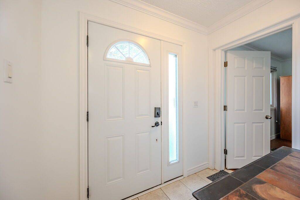 Waterloo, ON N2J 4J1,121 University AVE E #18