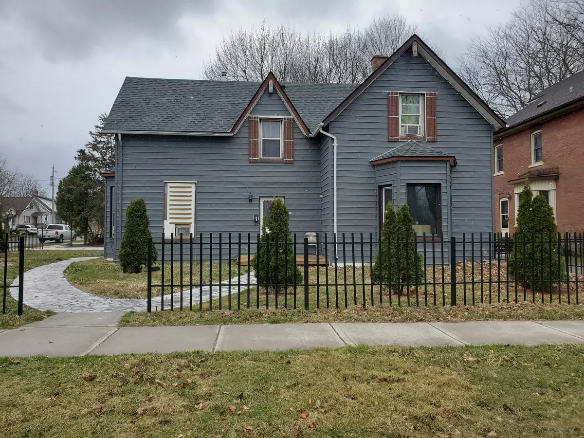Norfolk, ON N3Y 2Z7,218 Talbot ST S