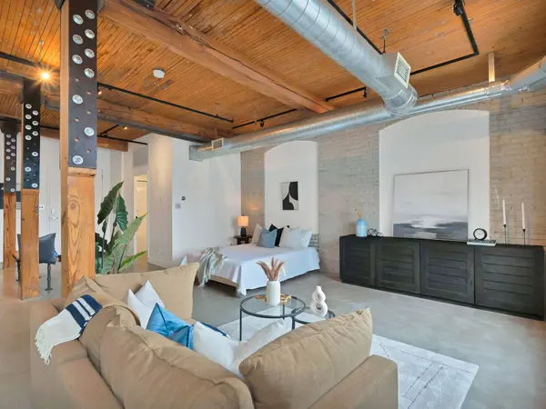 Toronto E01, ON M4M 2E6,68 Broadview AVE #507