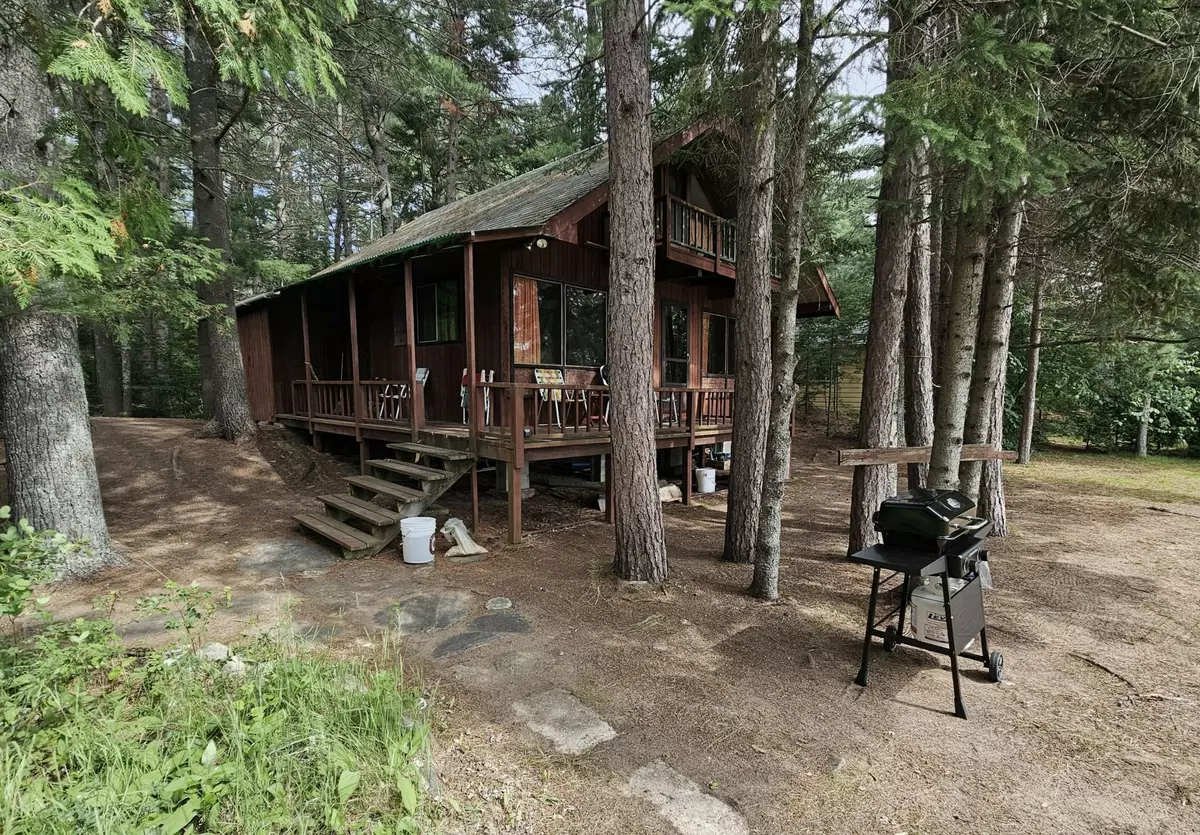 Madawaska Valley, ON K0J 1B0,6 Swan LN