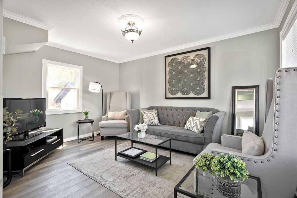 Calgary, AB T2M 2Z6,2308 4 ST NW