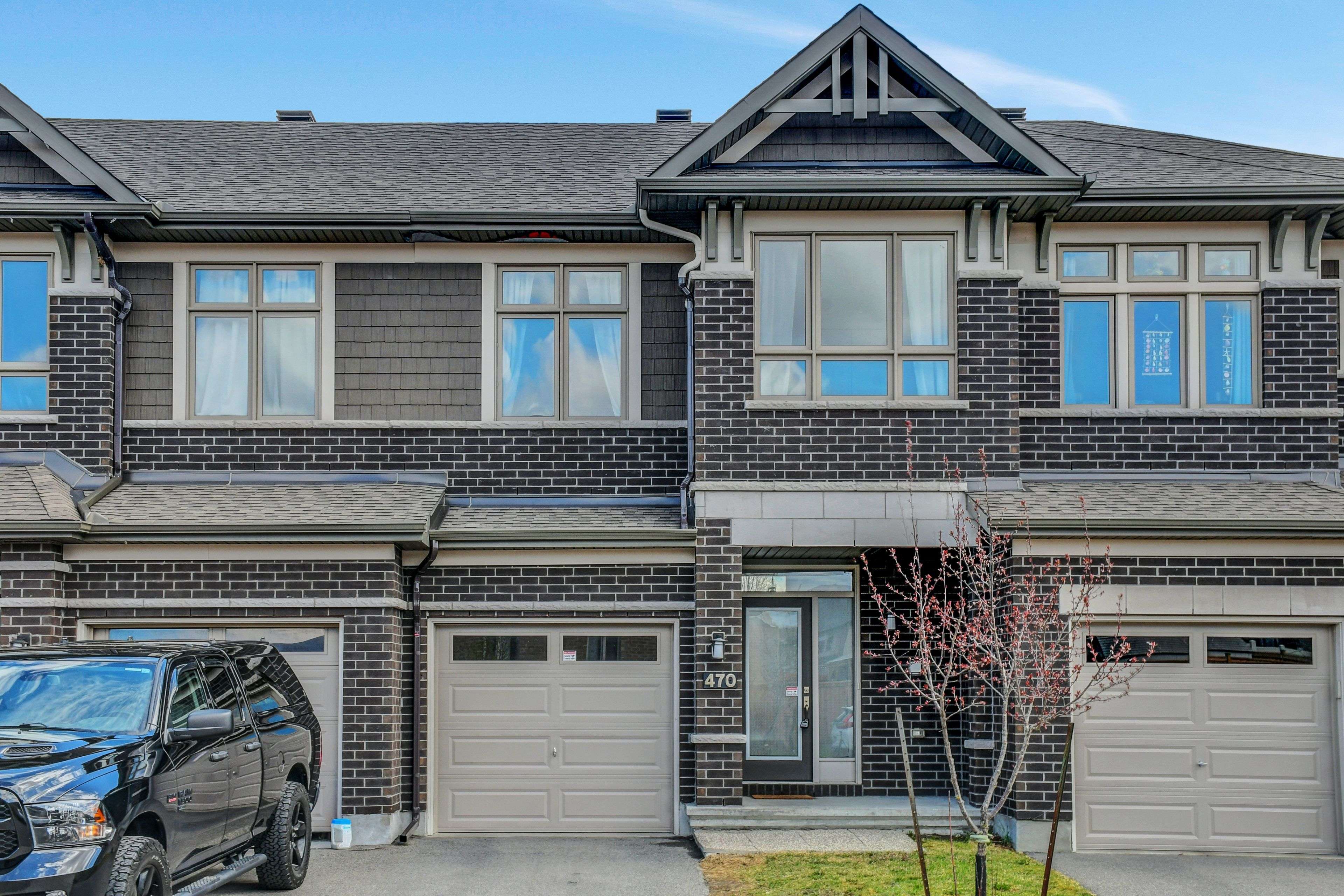 470 Markdale TER, Blossom Park - Airport And Area, ON K1X 0B5