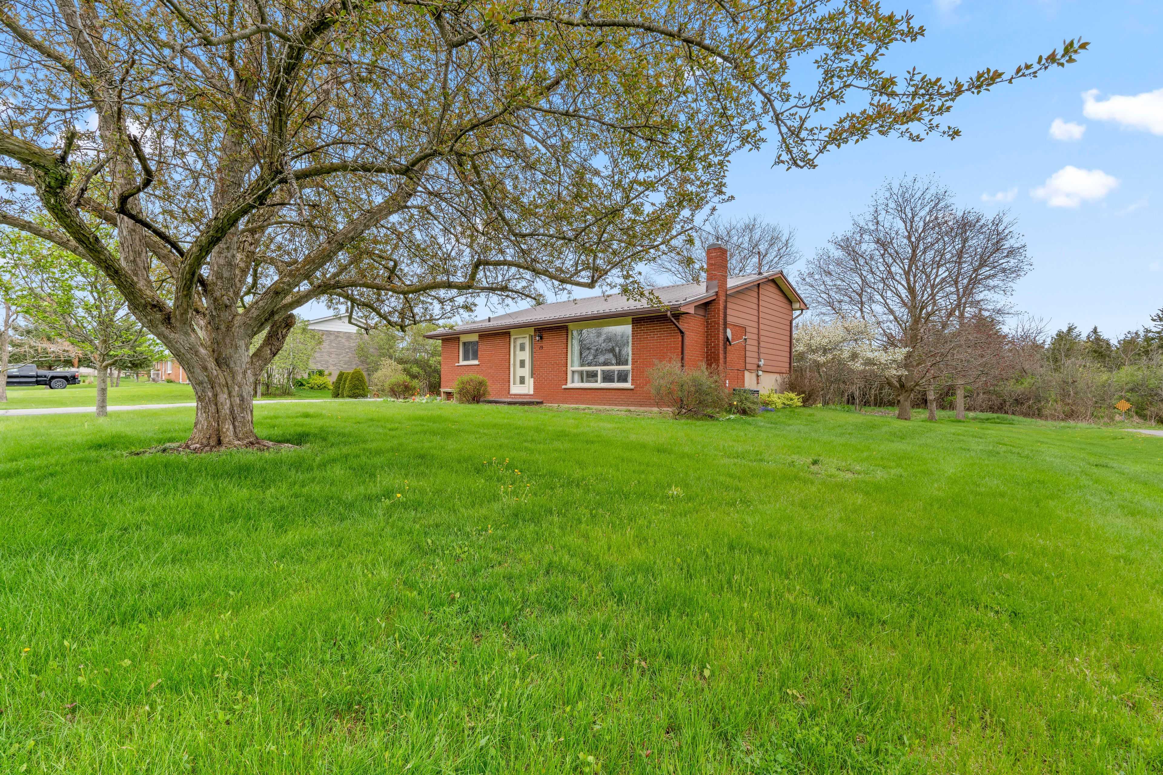 Greater Napanee, ON K7R 3E9,19 James ST