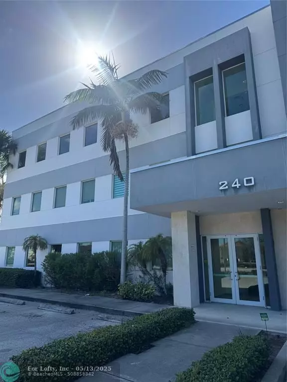 Port St Lucie, FL 34986,240 NW Peacock Blvd #104