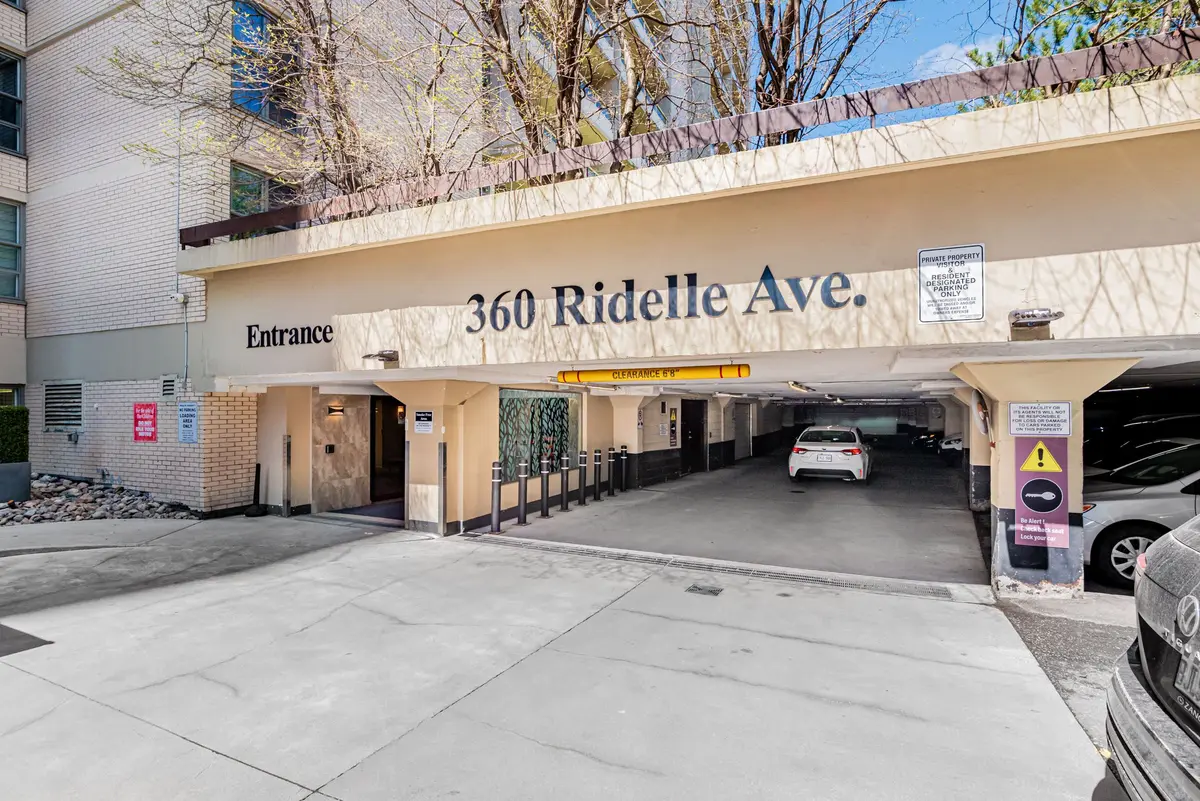 360 Ridelle AVE #1001, Toronto W04, ON M6B 1K1