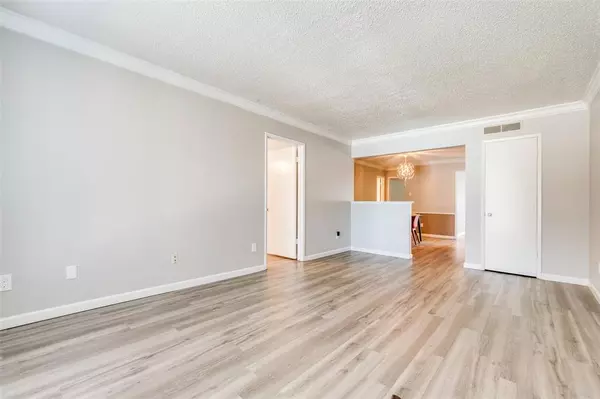 Dallas, TX 75206,6022 E University Boulevard #204