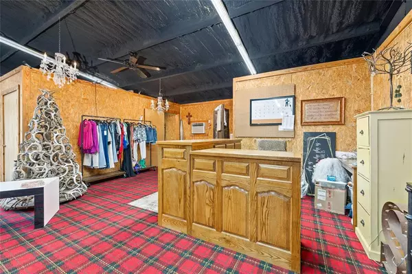 Santa Anna, TX 76878,204 Wallis Avenue