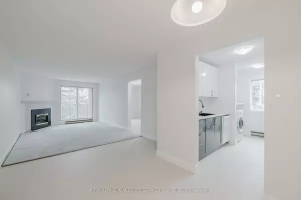 London South, ON N6E 3B8,1096 Jalna BLVD #65