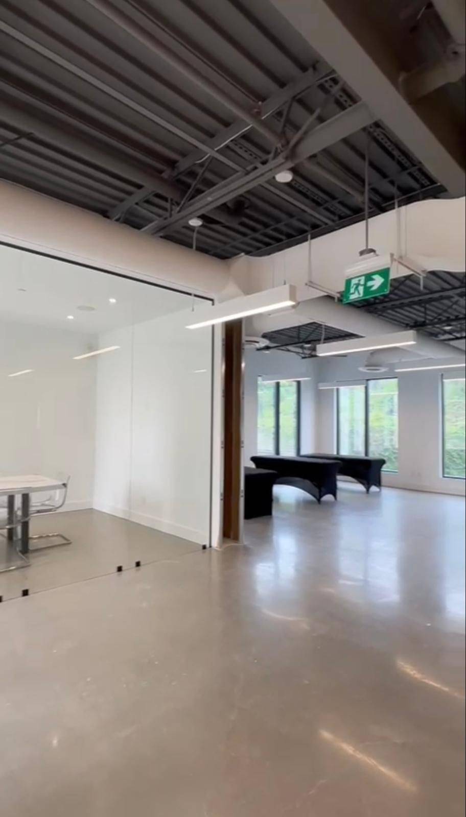 Toronto W06, ON M8Y 0B6,92 Park Lawn RD