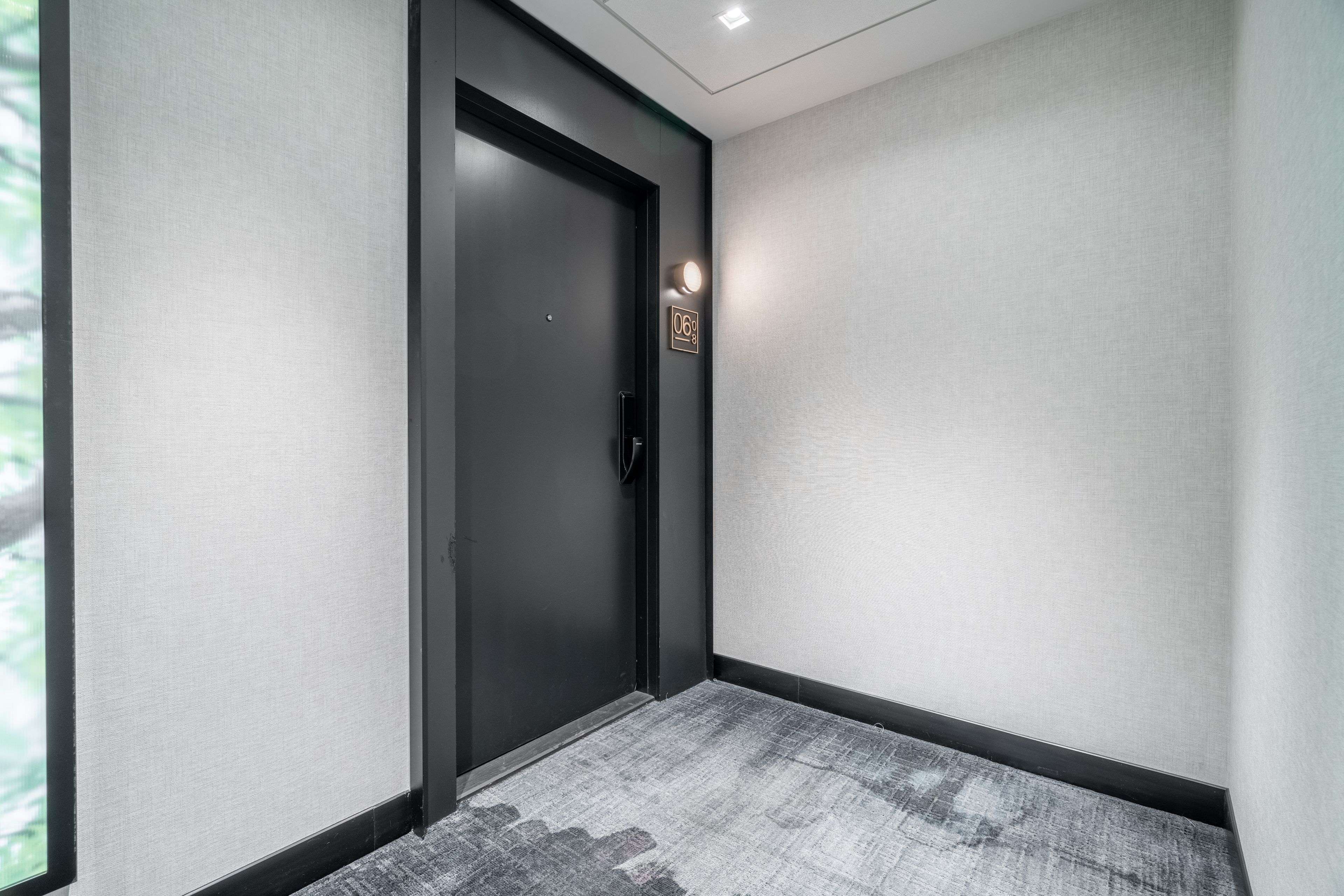 Oakville, ON L6H 7W6,3200 William Coltson AVE #608