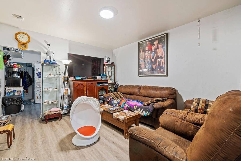 Brant, ON N3S 3A7,9 Mary ST