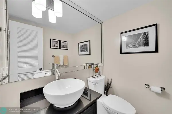 Hollywood, FL 33019,211 S OCEAN DR #1001