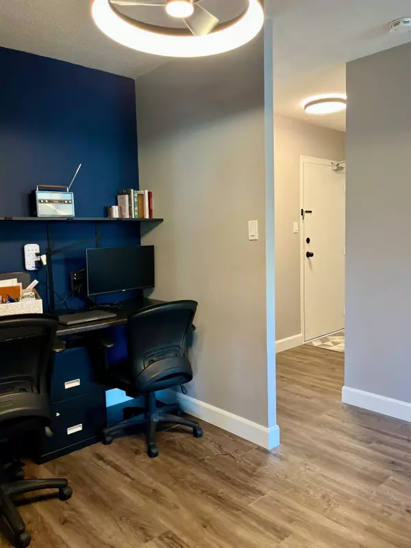 Burlington, ON L7N 3M2,700 Dynes RD #317
