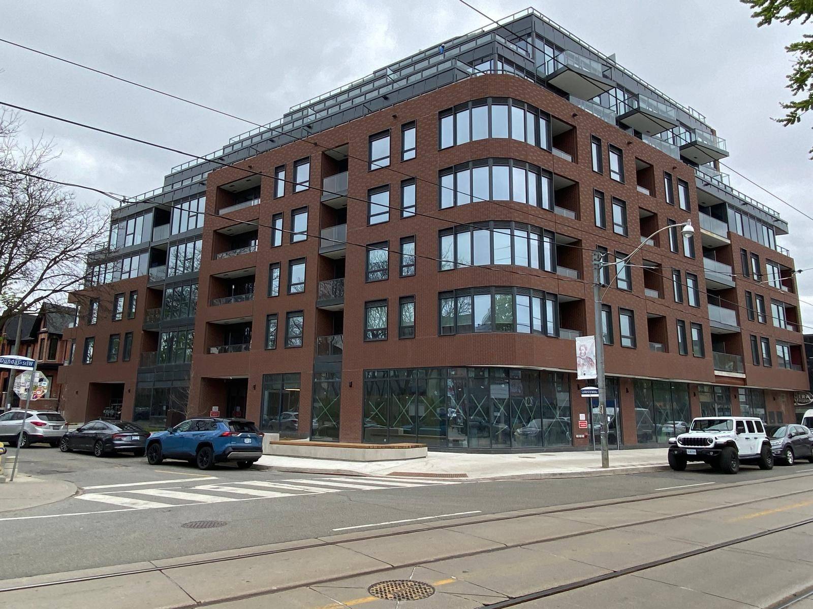 5 Lakeview AVE #410, Toronto C01, ON M6J 0H3