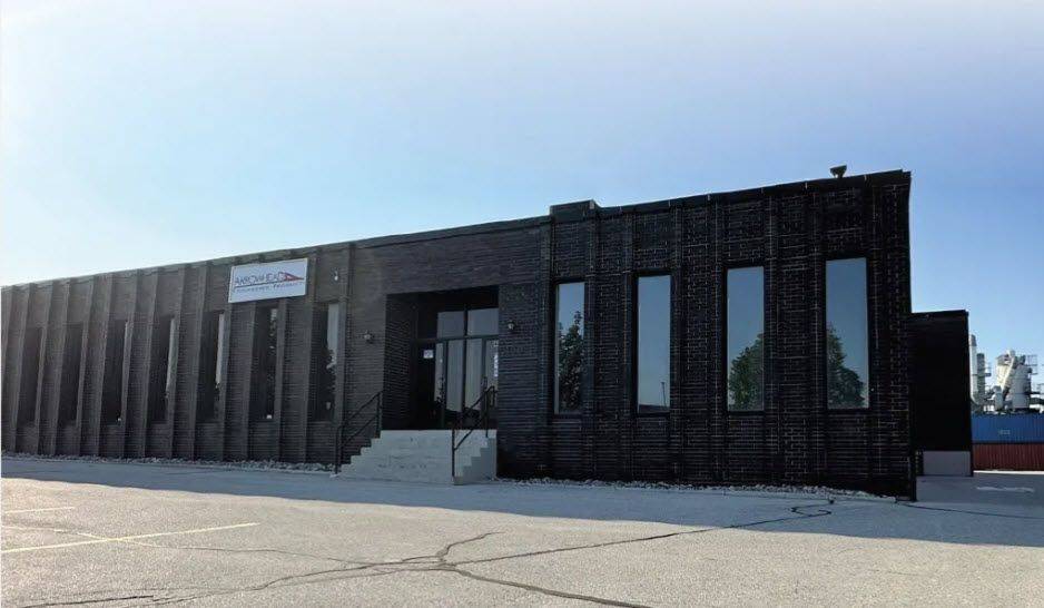 400 Canarctic DR, Toronto W05, ON M3J 2V3