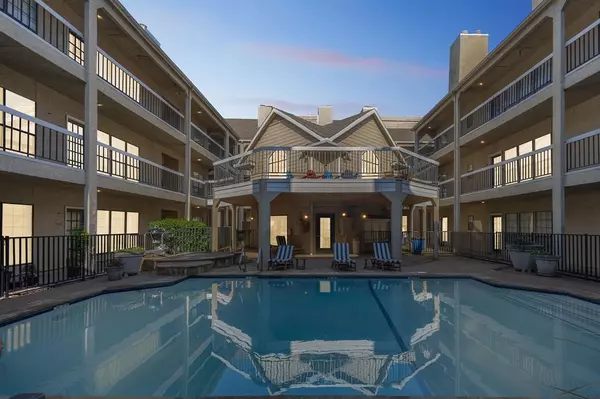 4800 W Lovers Lane #113, Dallas, TX 75209