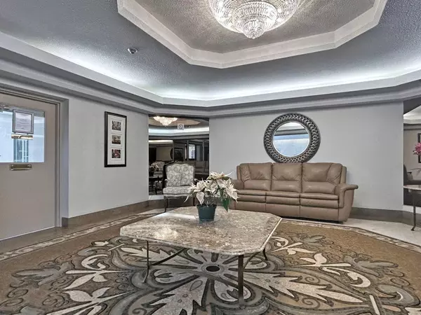 Toronto C07, ON M2R 3N1,100 Antibes DR #1204