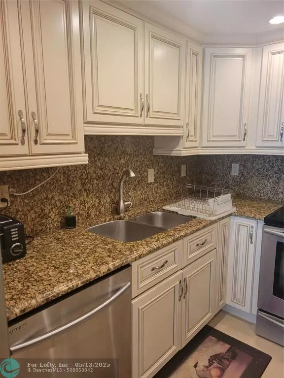 Hollywood, FL 33019,2401 S Ocean Dr #1108