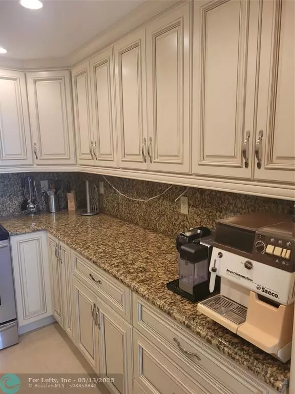 Hollywood, FL 33019,2401 S Ocean Dr #1108