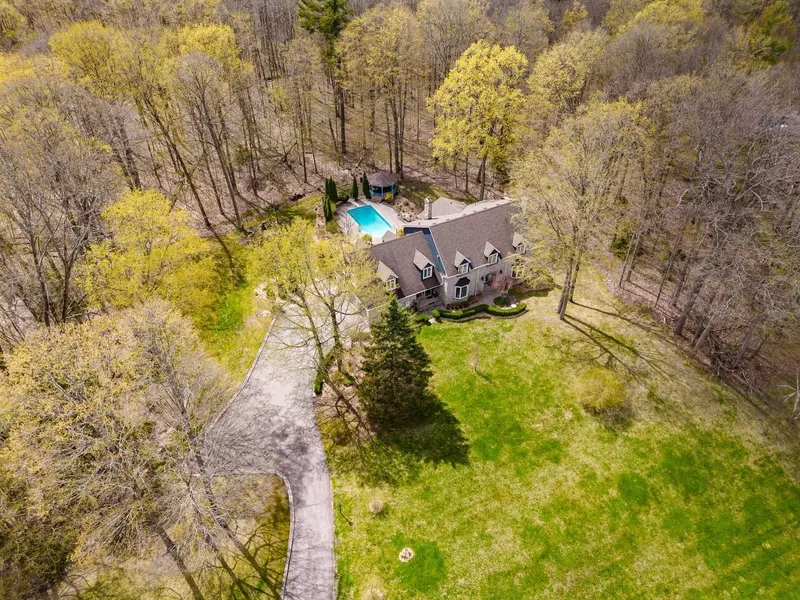 12 Oakview PL, Uxbridge, ON L9P 1R4
