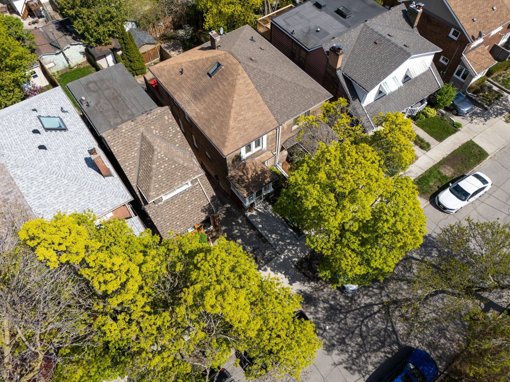 Toronto E02, ON M4C 3W3,21 Aldridge AVE