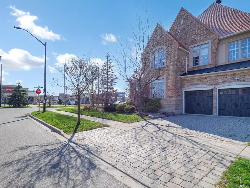 3585 Stonecutter CRES, Mississauga, ON L5M 7N7