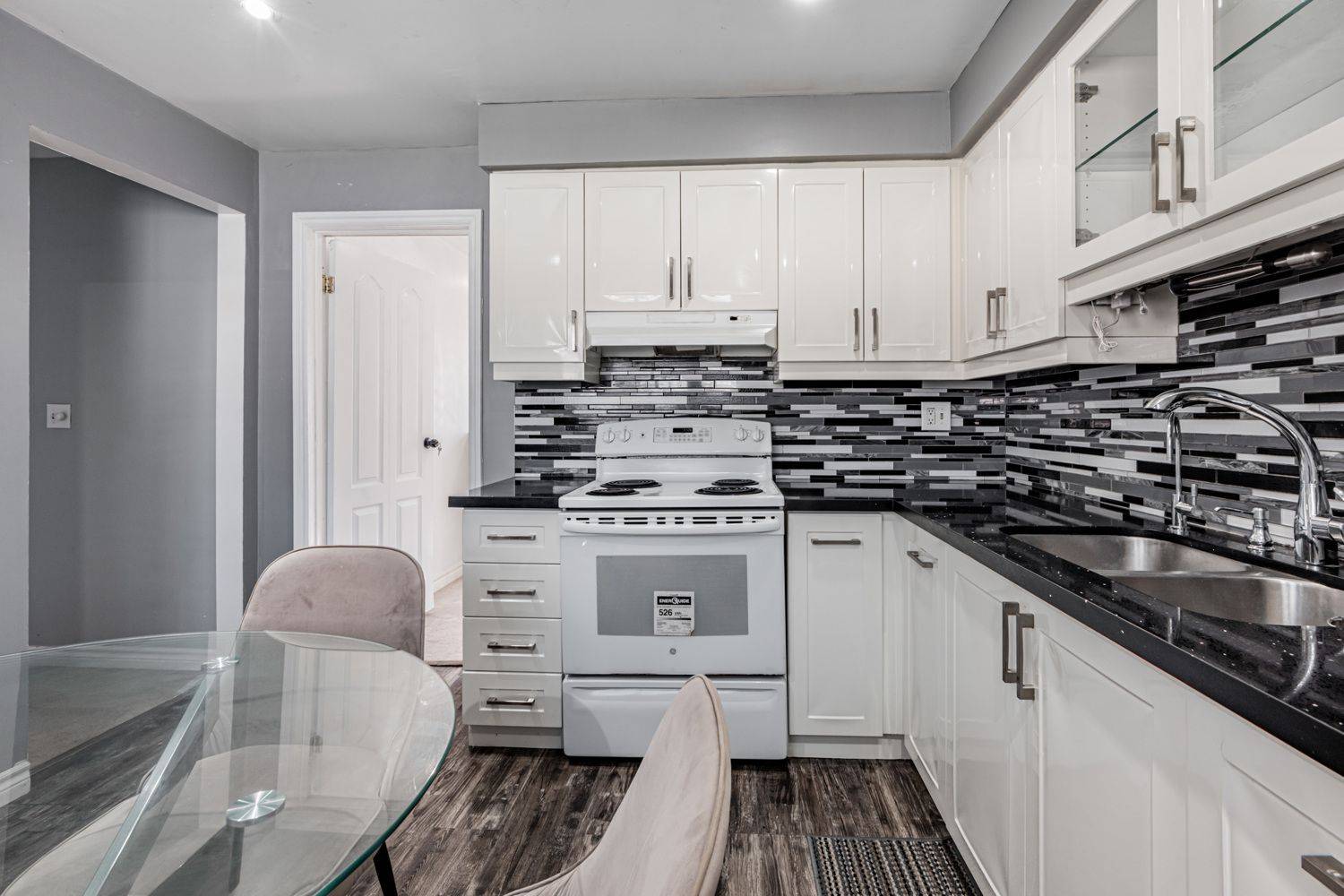 Toronto C15, ON M2J 3V6,43 Courville Coachway WAY #70