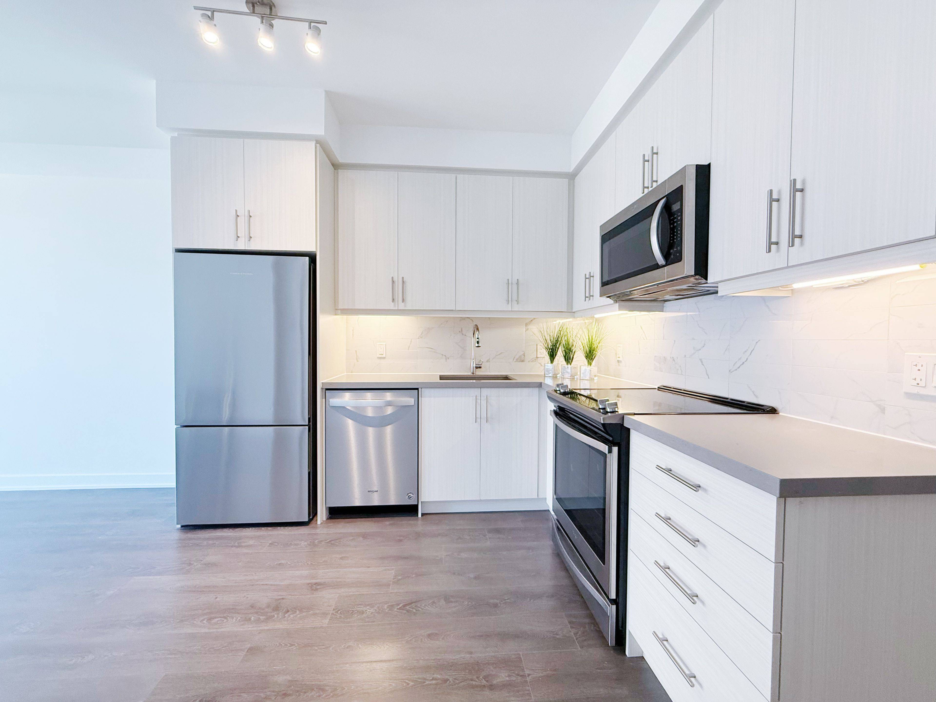 Richmond Hill, ON L4B 0H4,85 Oneida CRES #705