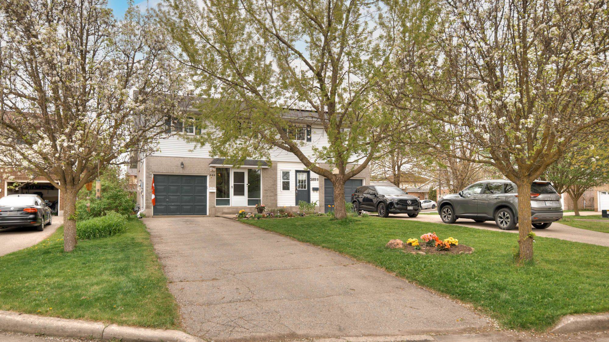Waterloo, ON N2K 2K5,589 Pinerow CT #A