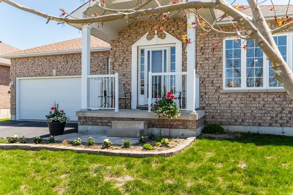 Springwater, ON L0L 1P0,5 Knox DR