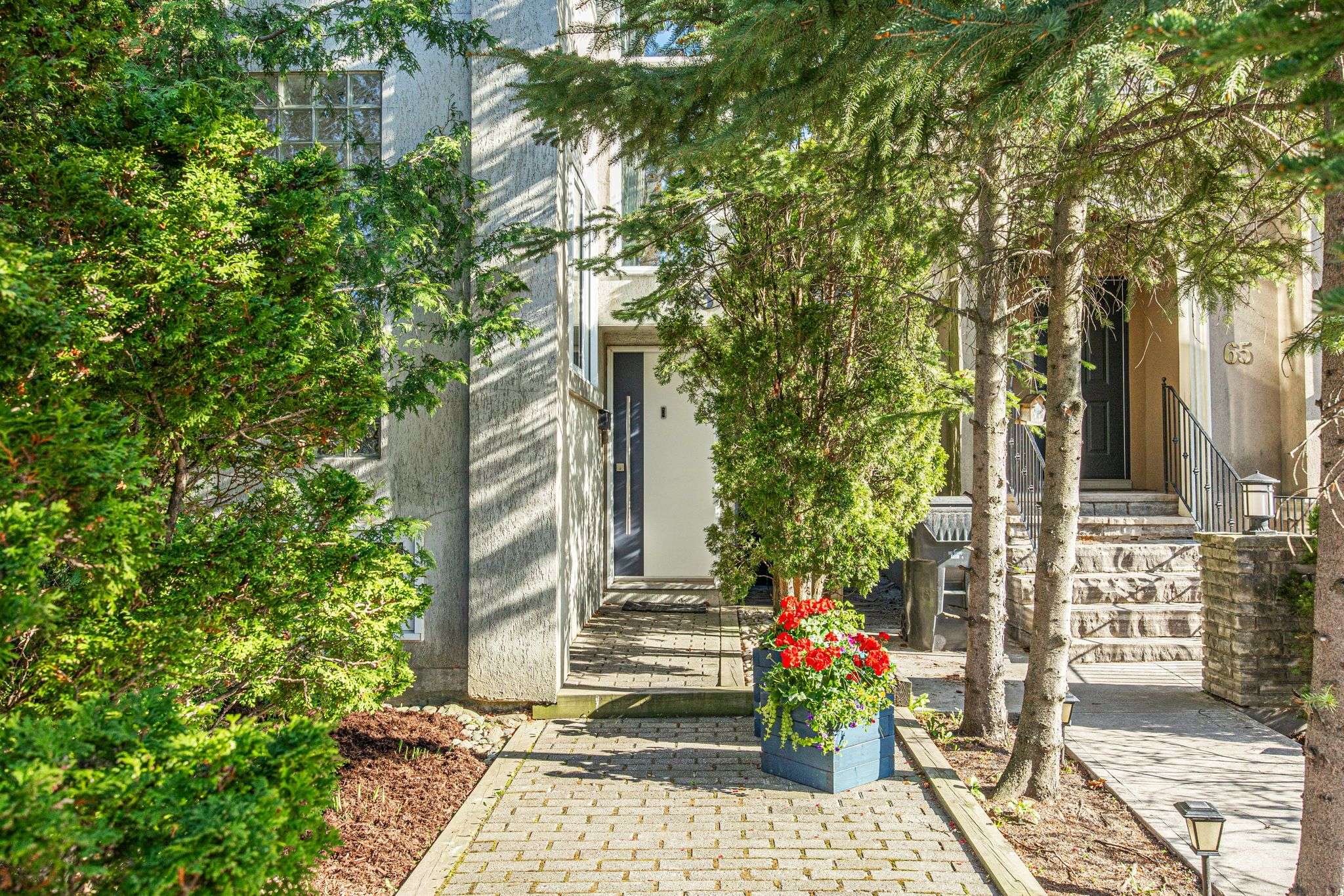 Toronto C03, ON M4R 1H1,63 St Clements AVE