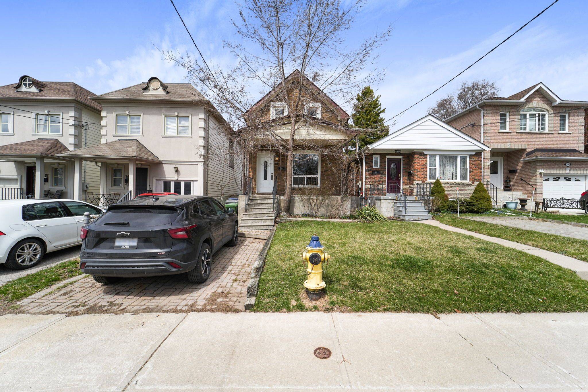 Toronto E03, ON M4B 1W5,96 Furnival RD
