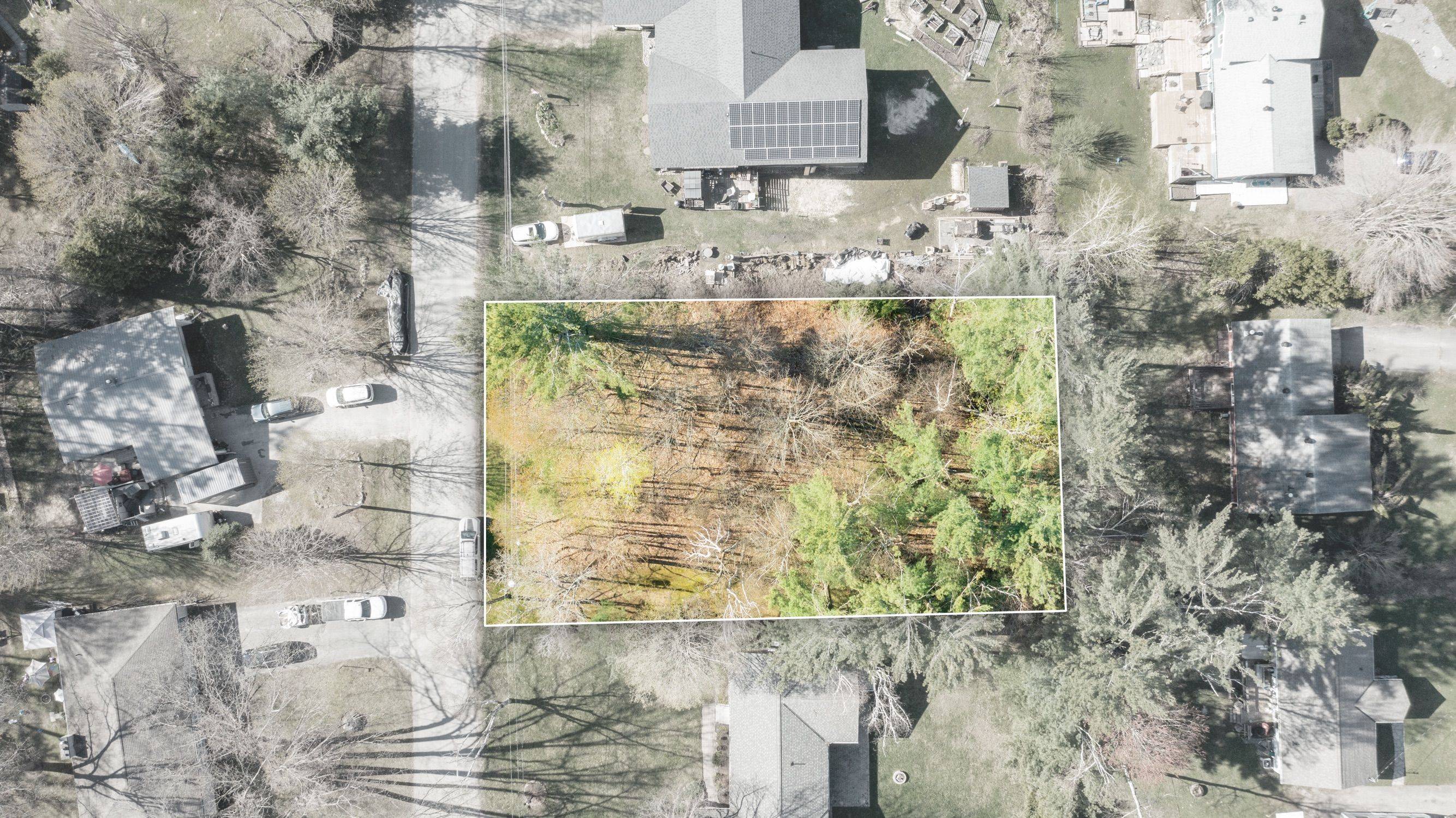 Gravenhurst, ON P1P 1R5,160 ROBINSON AVE