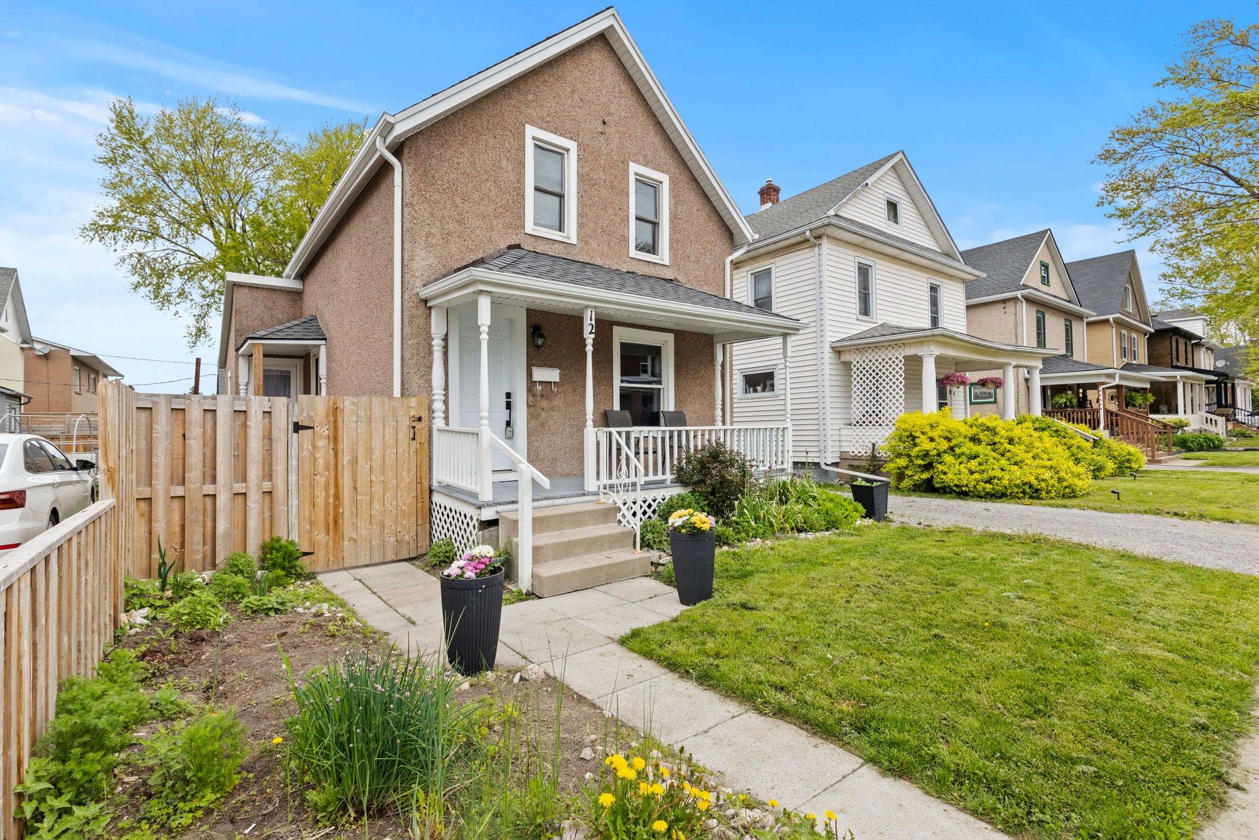 Welland, ON L3C 4K5,12 Elmview ST