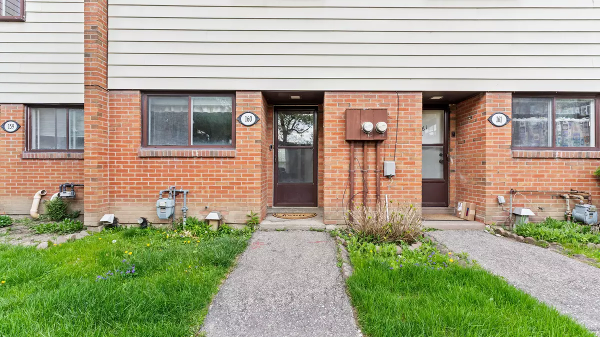 Mississauga, ON L5M 3M2,180 Mississauga Valley BLVD #160