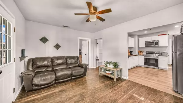 Mineral Wells, TX 76067,809 SE 6th Street