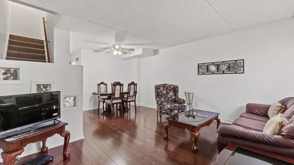Mississauga, ON L5M 3M2,180 Mississauga Valley BLVD #160