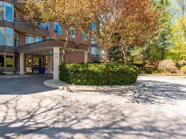 Oakville, ON L6M 2W9,1901 Pilgrims WAY #502