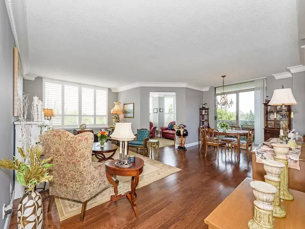 Oakville, ON L6M 2W9,1901 Pilgrims WAY #502