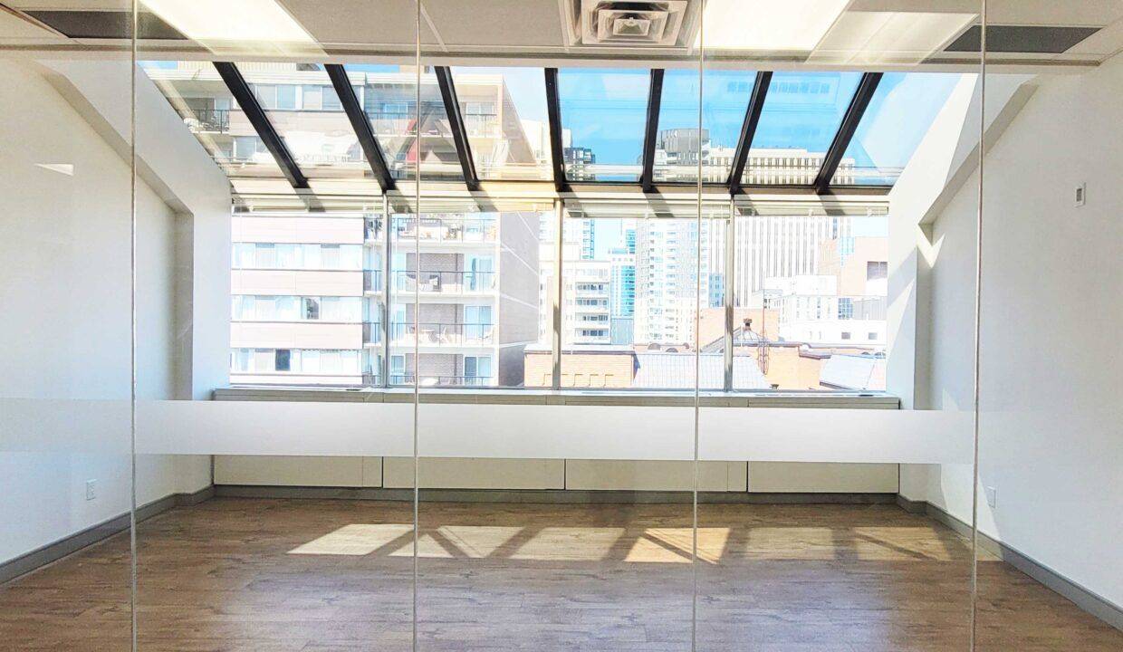Ottawa Centre, ON K2P 2G3,222 Somerset ST W #701