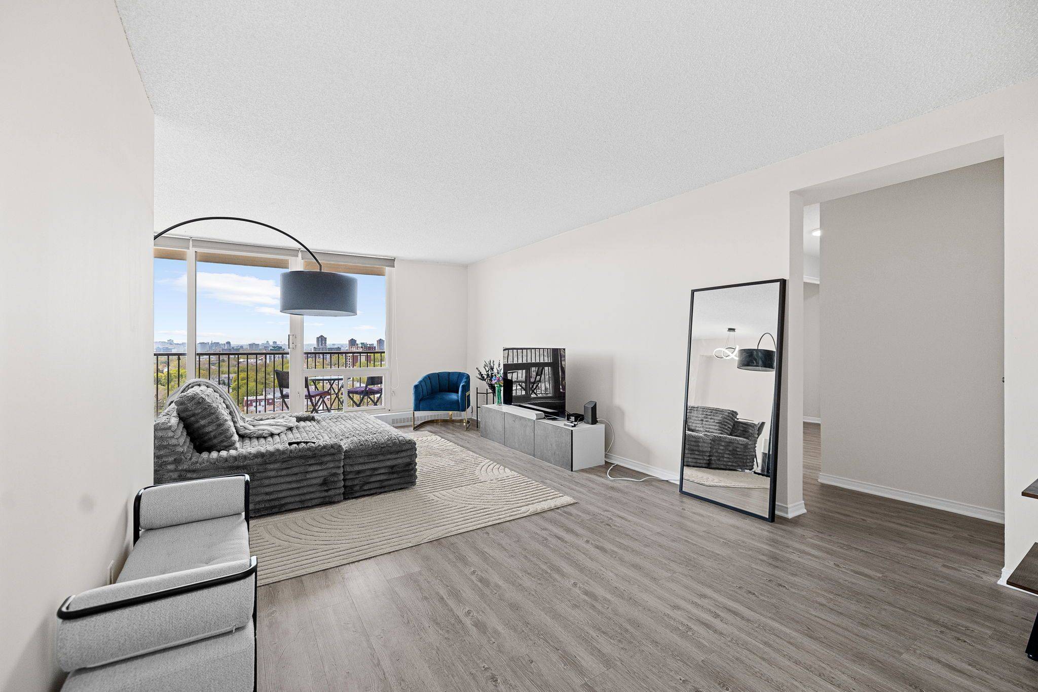Overbrook - Castleheights And Area, ON K1K 3Y4,665 Bathgate DR #1404