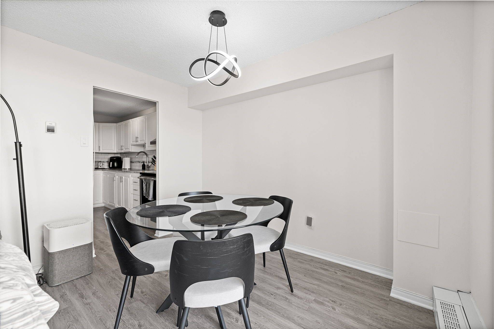 Overbrook - Castleheights And Area, ON K1K 3Y4,665 Bathgate DR #1404