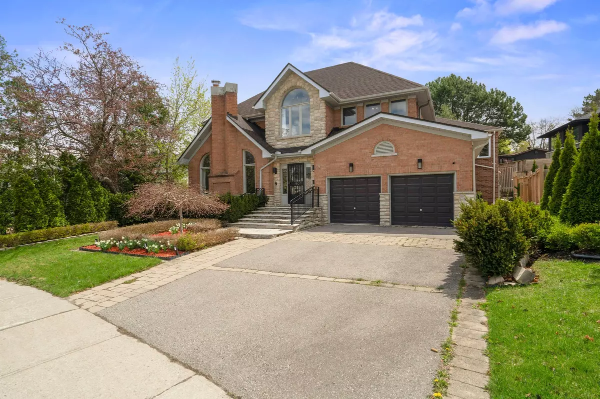 Toronto C12, ON M2P 1Y9,9 Montressor DR