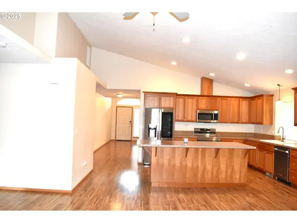 Portland, OR 97236,17210 SE WOODWARD CT