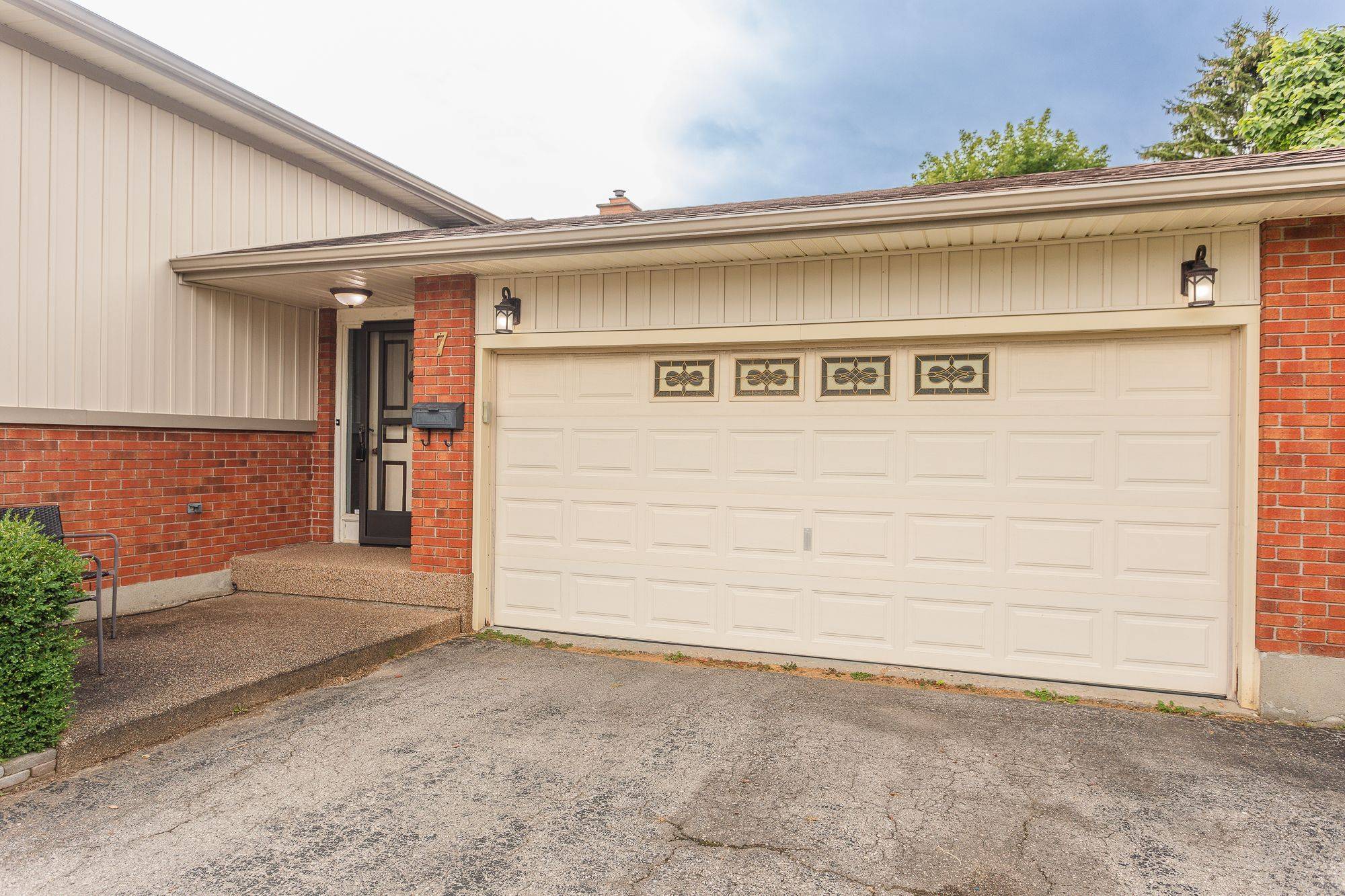 St. Thomas, ON N5R 5L5,7 Porter PL