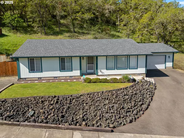 1450 NE LINCOLN ST, Roseburg, OR 97470