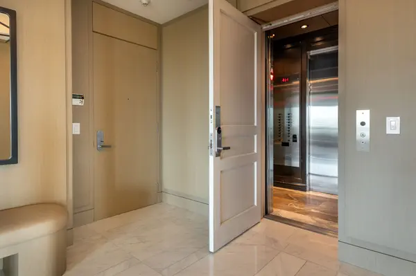 155 St Clair AVE W #1403, Toronto C02, ON M4V 0A1