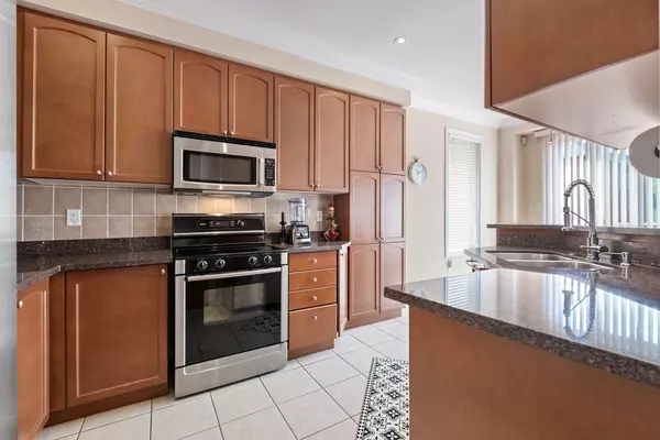 Richmond Hill, ON L4E 0B6,11 Thistle AVE