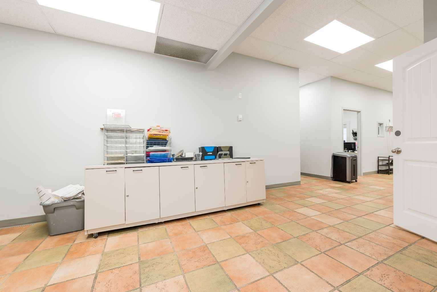 Grande Prairie, AB T8V2E9,9613 98 ST